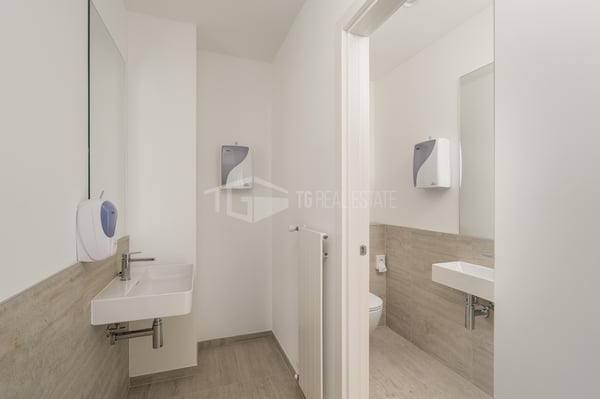 MODERNO UFFICIO DI 2 LOCALI A MOLINO NUOVO 8