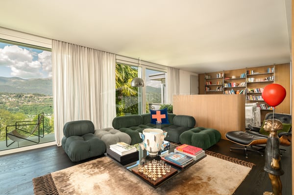 VILLA CONTEMPORANEA CON PISCINA E VISTA LAGO 9
