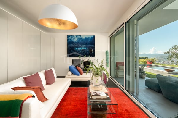 VILLA CONTEMPORANEA CON PISCINA E VISTA LAGO 8