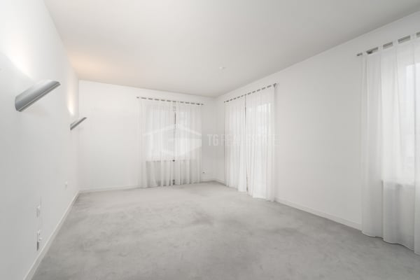 ELEGANTE ATTICO DI 3.5 LOCALI IN CENTRO LUGANO 8