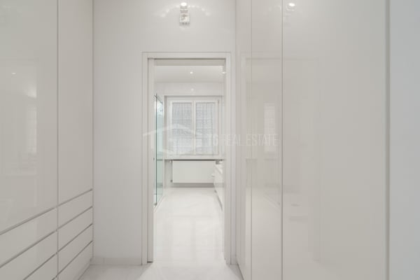 ELEGANTE ATTICO DI 3.5 LOCALI IN CENTRO LUGANO 9