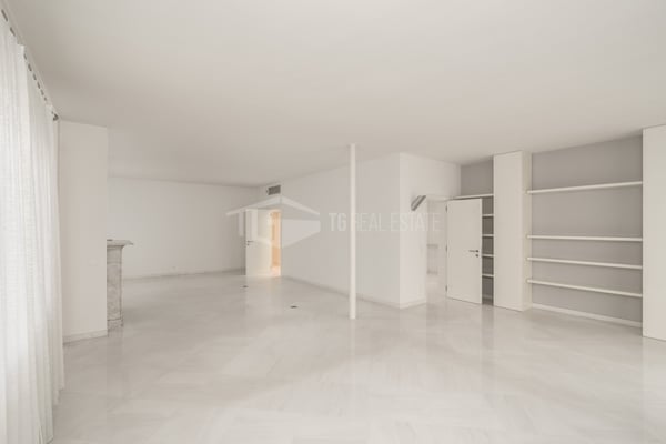ELEGANTE ATTICO DI 3.5 LOCALI IN CENTRO LUGANO 3