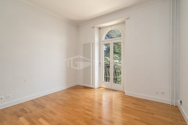 ELEGANTE APPARTAMENTO DI 5.5 LOCALI CON SPETTACOLARE VISTA LAGO 9