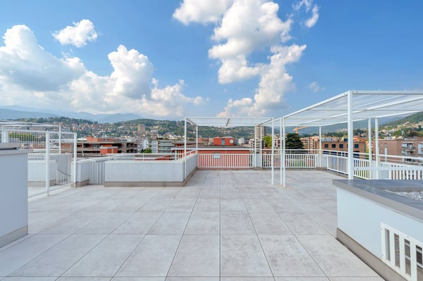 ATTICO DUPLEX CON ROOF E VISTA LAGO 1
