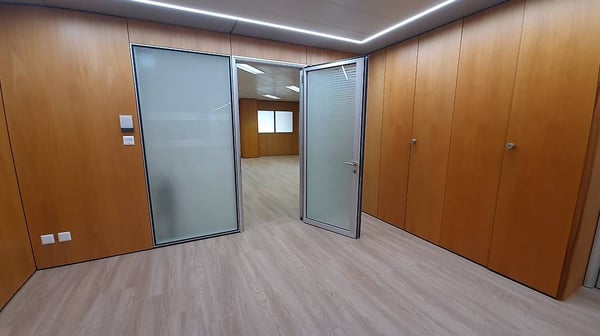 PARADISO, AFFITTASI UFFICIO RINNOVATO 128 MQ 2