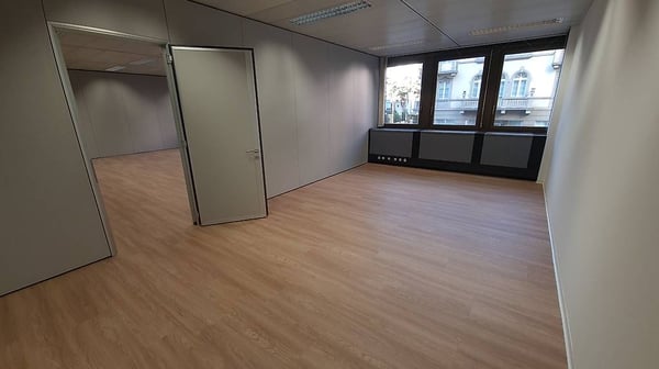 AFFITTASI UFFICIO RINNOVATO A PARADISO 120 MQ 4