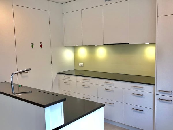 Optimal gelegene Wohnung mit Gartensitzplatz. 3