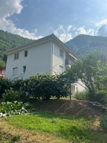 Casa plurifamiliare con vista sulle montagne a Gordevio 2