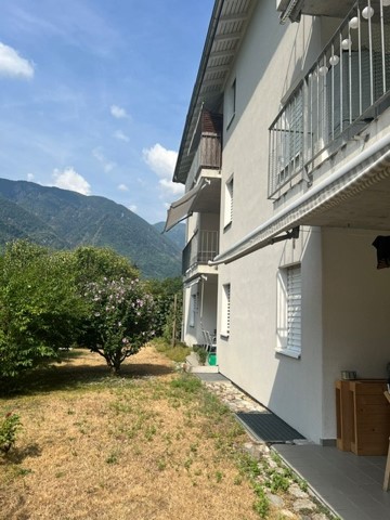 Casa plurifamiliare con vista sulle montagne a Gordevio 1
