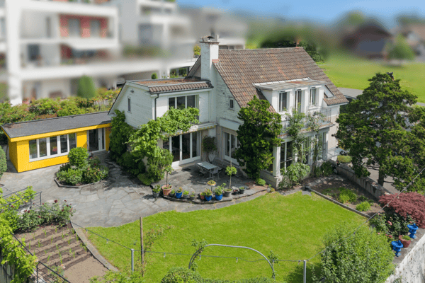 Wohnhaus mit Potential und Seesicht 7