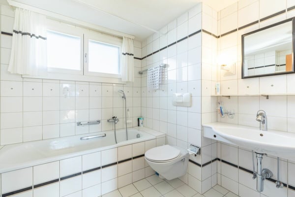 Wohnhaus mit Potential und Seesicht 5