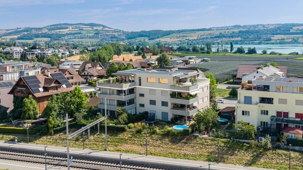 Terrassenparadies mit See- und Bergsicht 9