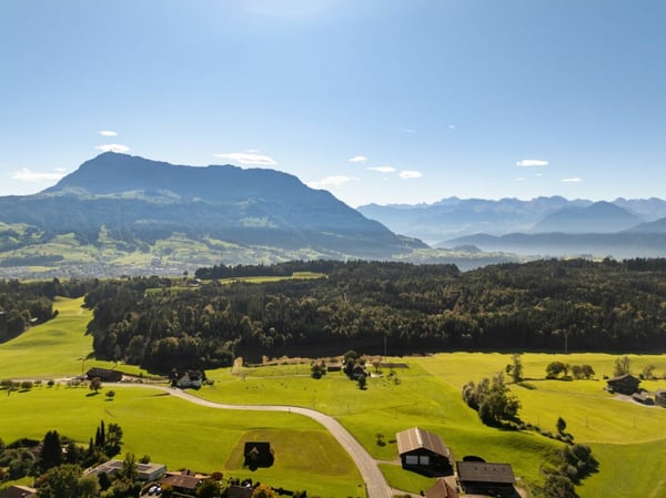 Bauland mit vielseitigem Nutzungspotential in einzigartiger Lage 1