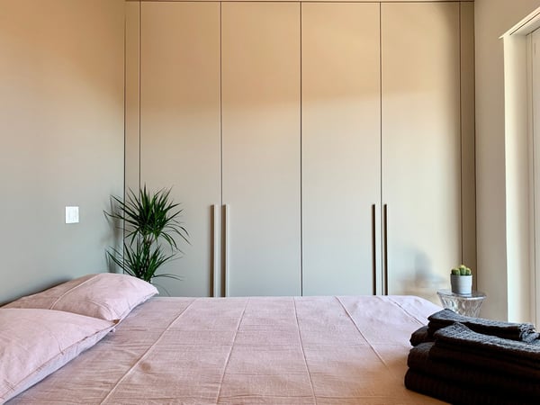 1.5 locali davanti all'università USI 10