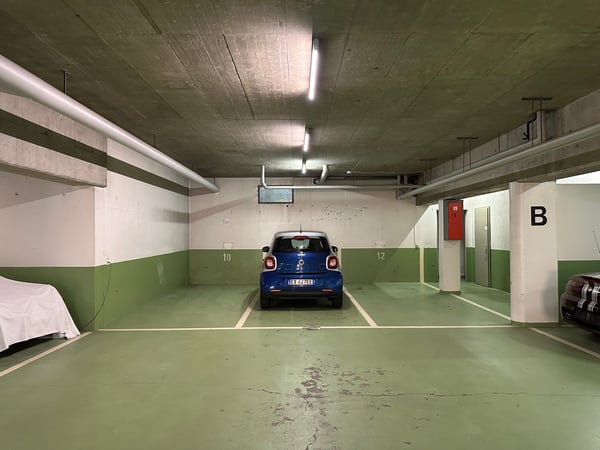 Posto auto interno in Via Antonio Riva 3A 13