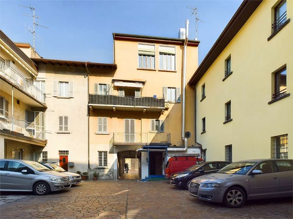 Edificio ad alta redditività in vendita a Chiasso 12