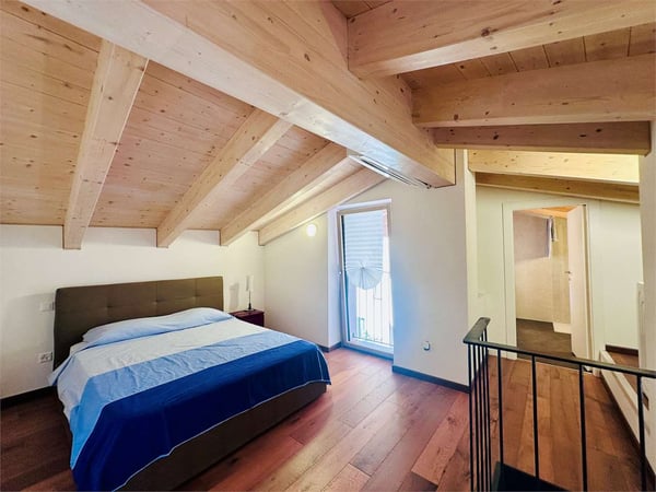Riva S. Vitale ...à deux pas du lac, nous vendons un duplex moderne de 3.5 pièces 12