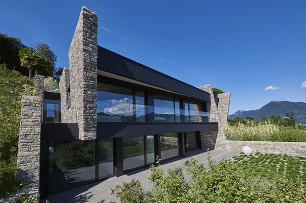 LIBELLULA RESIDENCE: Stupendo appartamento con enorme giardino e vista lago 11