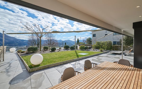 LIBELLULA RESIDENCE: Stupendo appartamento con enorme giardino e vista lago 10