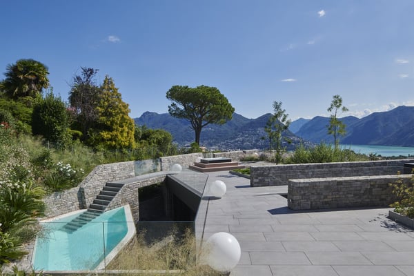 Einzigartige 6,5 Zimmer Attikawohnung mit grosser Dachterrasse, Whirpool und eigenem Pool 4