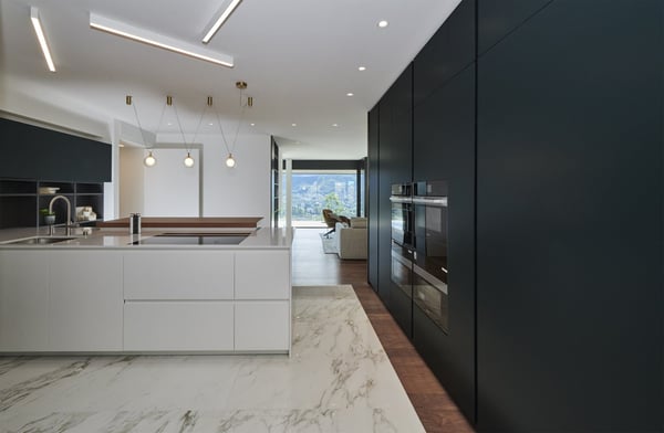 Einzigartige 6,5 Zimmer Attikawohnung mit grosser Dachterrasse, Whirpool und eigenem Pool 5
