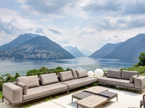 Best lake-view Penthouse in prestigious building