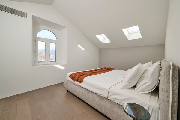 Attico in villa Storica ristrutturata con piscina esterna ed interna 9