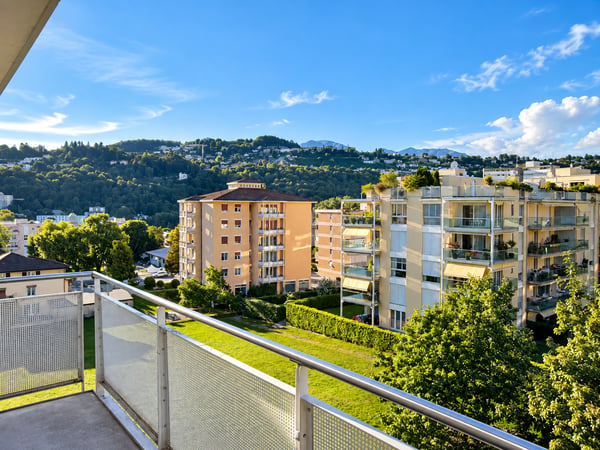 3,5 locali con grande terrazza, piscina, palestra e area wellness 4
