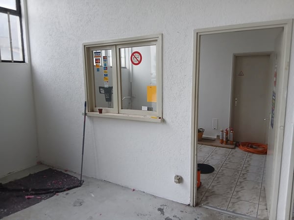Locale commerciale e magazzino in affitto a Grancia 11