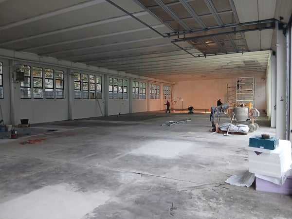 Locale commerciale e magazzino in affitto a Grancia 8