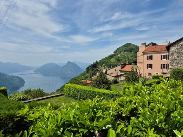 2608_Casa rustica ticinese nel nucleo con vista lago. 1