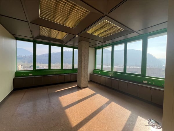 Bioggio in locazione ampio ufficio 2