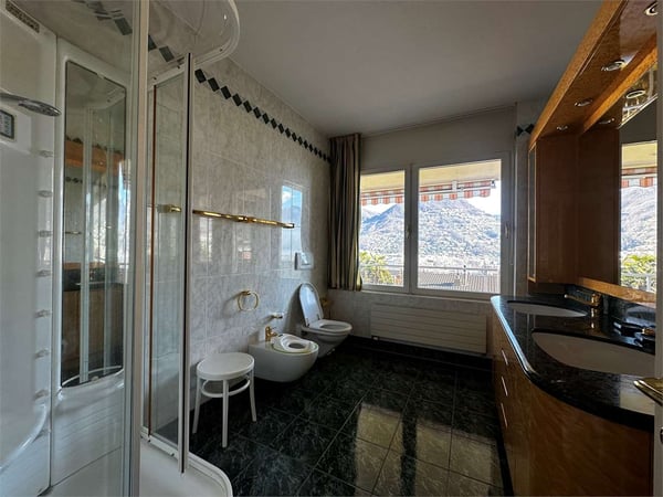 Rif.2645 Elegante Residenza di 400 mq con Vista Lago a Lugano 11