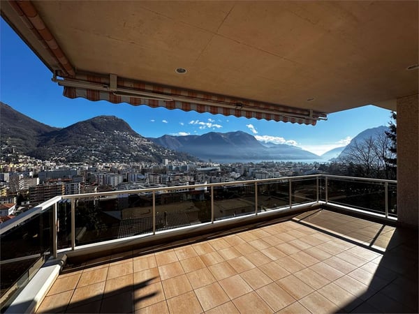 Rif.2645 Elegante Residenza di 400 mq con Vista Lago a Lugano 1
