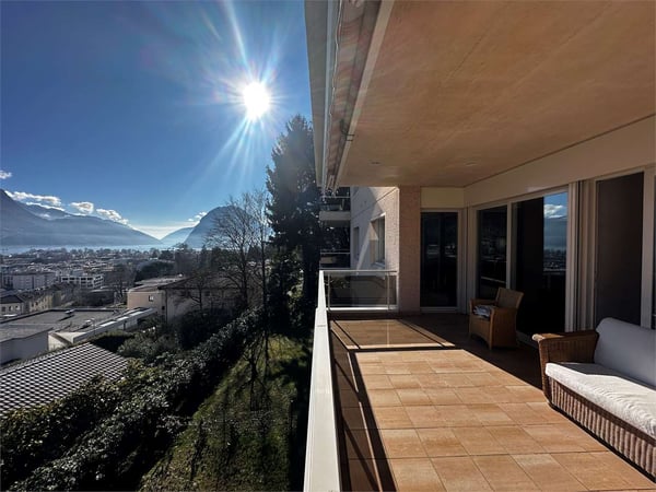 Rif.2645 Elegante Residenza di 400 mq con Vista Lago a Lugano 8