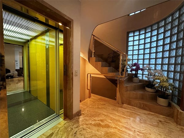 Rif.2645 Elegante Residenza di 400 mq con Vista Lago a Lugano 4