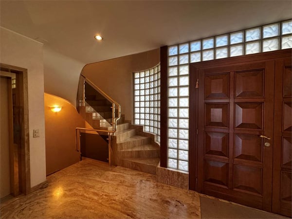 Rif. 2661_Lugano, Elegante Residenza di 450 mq con Vista Lago 2