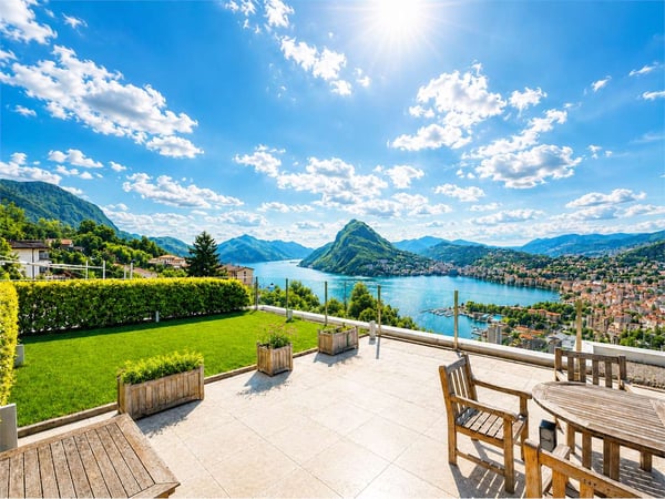 Esclusivo Attico con Roof Garden e Vista Panoramica sul Lago di Lugano 1