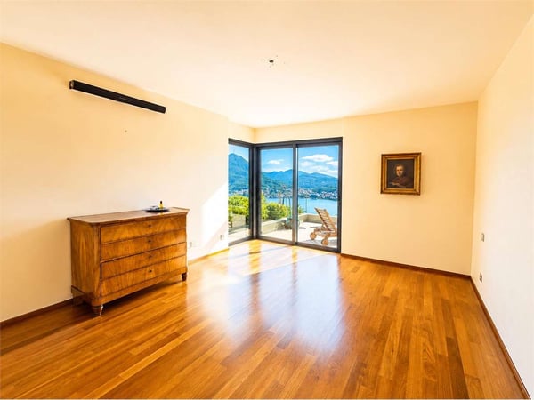 Esclusivo Attico con Roof Garden e Vista Panoramica sul Lago di Lugano 6