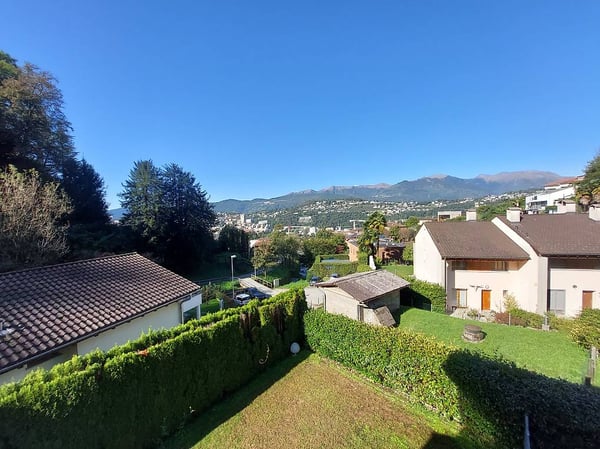 2747_Pregassona, moderna casa bifamiliare 7.7 loc. 1