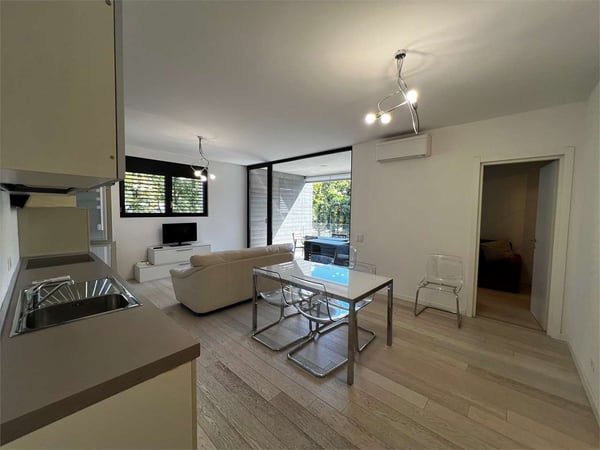 Rif. 2705 Lugano - Elegante 1.5 locali con terrazzo a pochi passi dall 3