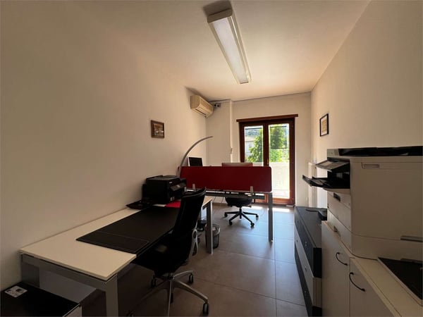 Rif. 2694 Lugano ufficio arredato in spazio condiviso 3