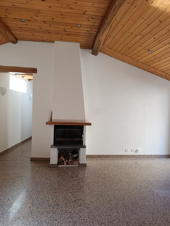 Luminoso appartamento 3.5 locali con camino a Melide 3