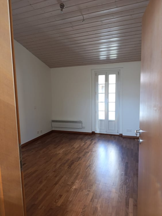 Luminoso appartamento 3.5 locali con camino a Melide 7