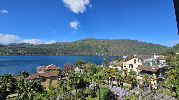 Affascinante 2.5 locali con vista lago a Morcote ammobiliato 2