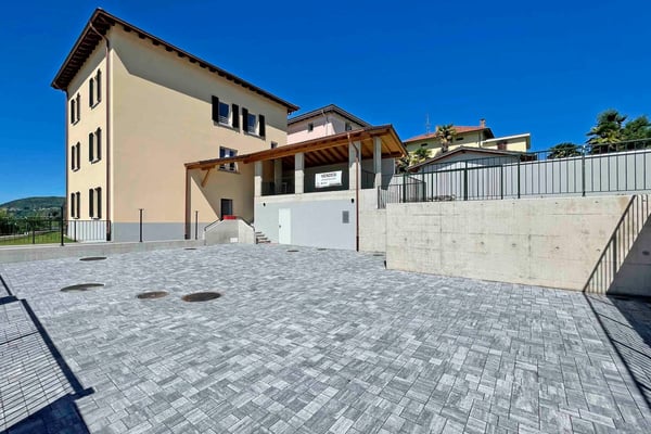 SPLENDIDI APPARTAMENTI CON GIARDINO E CORTE PRIVATA 2