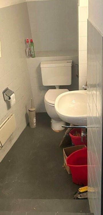 LOCALE COMMERCIALE/UFFICIO/NEGOZIO 9