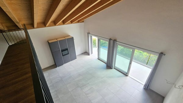 AMPIO APPARTAMENTO 1.5 LOCALI 12