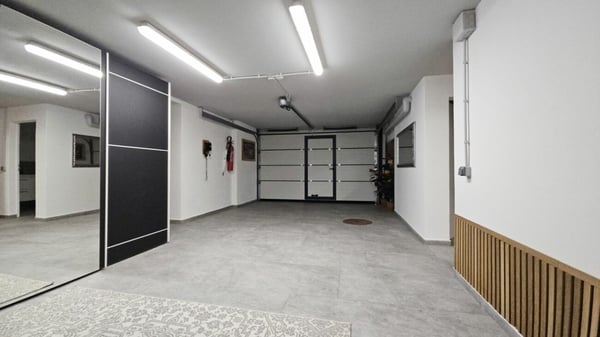 MODERNA VILLA CON PISCINA E ROOFTOP PANORAMICO 18