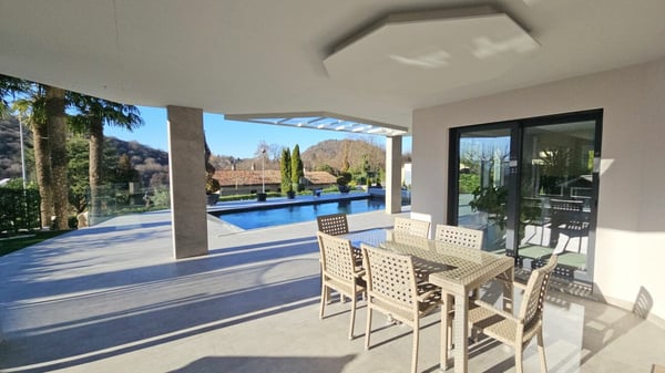 MODERNA VILLA CON PISCINA E ROOFTOP PANORAMICO 8